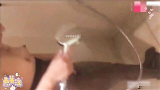 【麻花免费视频】发现嫂子撩骚出轨，小叔子趁机威胁骚奸嫂子！