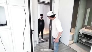 【麻花免费视频】可爱Mia拍照到一半想爱爱，幸运儿摄影师无预警中出