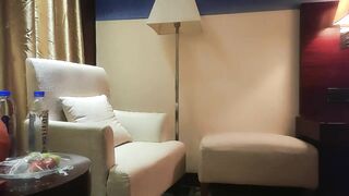 【麻花免费视频】小马寻花，170大长腿御姐，表情投入真实被干高潮