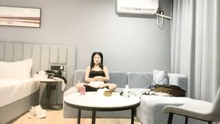 【麻花免费视频】师范大学生，小美女一宵风流！花式啪啪激情四射