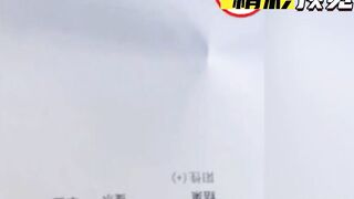 【麻花免费视频】乖女儿撞见父亲乱伦表姨全过程