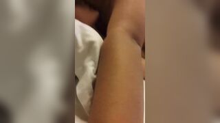 【麻花免费视频】【网曝泄密】沈阳大二反差婊打电话操逼，全程骚话对白，高清完整版