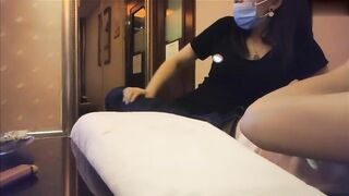 【麻花免费视频】【勾搭良家技师】足疗会所极品少妇技师让人精虫上脑重金买钟玩命爆操