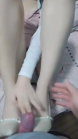 【麻花免费视频】【姐弟乱伦】疯狂输出无套爆操长裙姐姐，感觉要被姐姐小穴吸干了