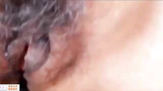 【麻花免费视频】【山东母子乱伦】送老妈回乡操大黑逼内射，真是太牲口了