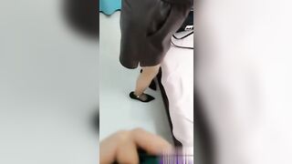 【麻花免费视频】【叔嫂乱伦】小弟去哥哥家借东西，哥哥不在家看见丰腴嫂子忍不住上了她