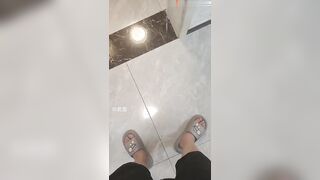 【麻花免费视频】大哥在外打工，嫂子雏菊献给了我，肛交到出血