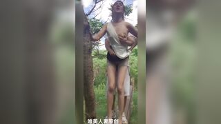 【麻花免费视频】母子俩小树林野战内射，儿子给妈妈舔舐嫩穴