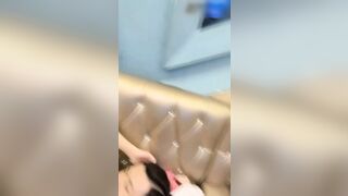 【麻花免费视频】【KTV激情】郑州00后喝点猫尿在KTV里淫乱杂交，释放动物本性