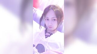 【麻花免费视频】名校女儿被继父糟蹋，龌龊的继父特殊癖好爱上了女儿