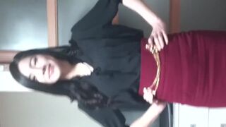 纯情少妇不穿内裤深情勾引只能用大JB制服他