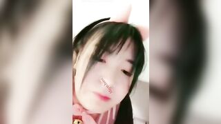 對 著 窗 戶 爆 艹 雙 馬 尾 胖 萌 妹 , 就 是 想 讓 對 面 的 人 看 到 , 大 聲 浪 叫 讓 樓 下 行 人 聽