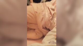 蠻嗲的小騷貨宿舍張開雙腿與男友瘋狂啪啪