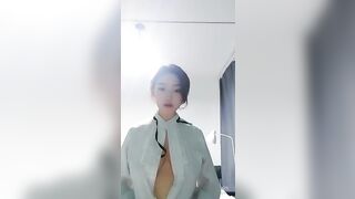 高 顔 值 巨 乳 短 發 妹 子 露 奶 露 逼 誘 惑   大 奶 粉 嫩 逼 逼 非 常 誘 人