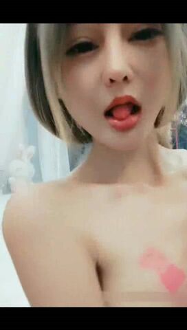 苗条身材网红脸妹子双人啪啪大秀 深喉口交上位骑乘大力猛插呻吟娇喘 很是诱惑喜欢不要错过