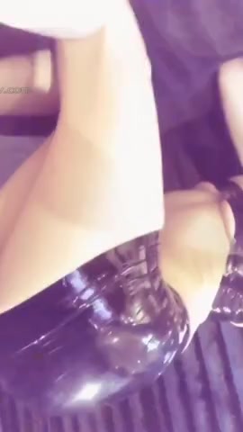 爆乳靓乳奶BeautyLeg腿模Ailen首爆爆菊性爱流出 镜前后入 爆菊串珠训练 下班后的肛交舒压