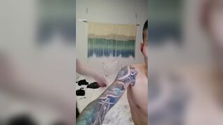 纹身直播男为提高人气不惜高价约啪网红脸气质大奶美女肏逼,玩了美女2个小时