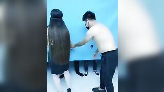 直播演绎AV剧情玩屌识人 口交抽插识别认错了被带到房间轮流啪啪 很是诱惑喜欢不要错过上部