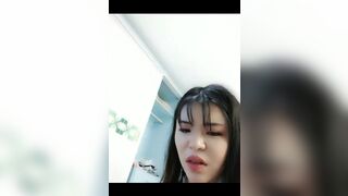 【麻花免费视频】直播演绎AV剧情玩屌识人 口交抽插识别认错了被带到房间轮流啪啪 很是诱惑喜欢不要错过下部