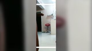 最新极品惊艳女神『敢射弄死你』性感红色高跟+超短裙惊艳 和炮友公厕偷啪炮 客厅站炮后入 跪舔口活不错