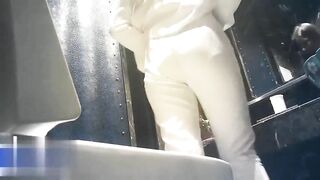 國內KTV夜總會座廁後拍幾個小姐的美臀肥美鮑魚真想伸手去摸壹把