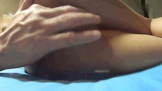 【麻花免费视频】高颜值但未尽人事的大胸美女吃夜宵，被暗恋已久的男同事故意灌醉蹂躏啪啪，逼逼毛少肥厚堪称极品!