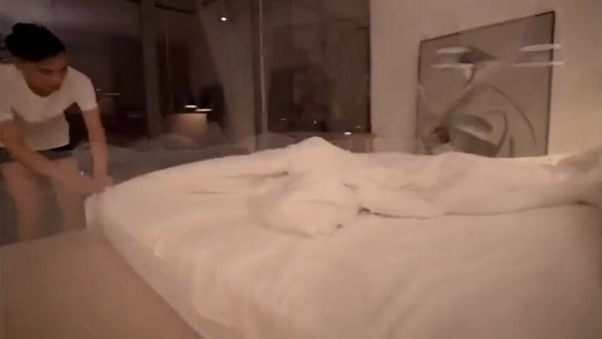 国产AV剧情-与同事的秘密性爱关系是一场疯狂的肉体碰撞.