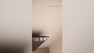 打牌赢钱的中年男私下高价约操某高级会所女神级头牌美女技师,魔鬼身材大长腿,还偷着把套拔掉干被美女发现了.国语!