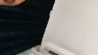 对白搞笑微信约炮性格开朗的诊所护士平时做兼职美女很贴心爽完后休息下又找了一个发育很好的稚嫩学生