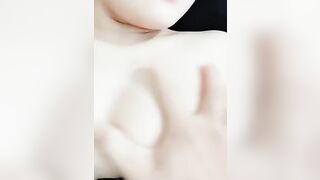 小少妇的一线馒头逼好性感忍不住去舔，水多很诱惑大鸡巴无套抽插爆草，浪荡呻吟不止跳弹玩弄